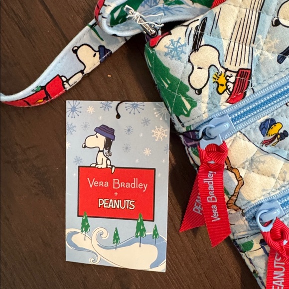 VERA BRADLEY PEANUTS SKI SLOPE SNOOPY TRIPLE ZIP HIPSTER BAG ADJUSTABLE STRAPS - Picture 2 of 11
